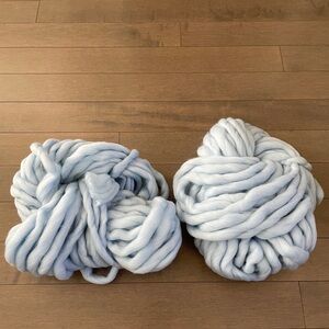 Soft Blue Chunky Knit Yarn